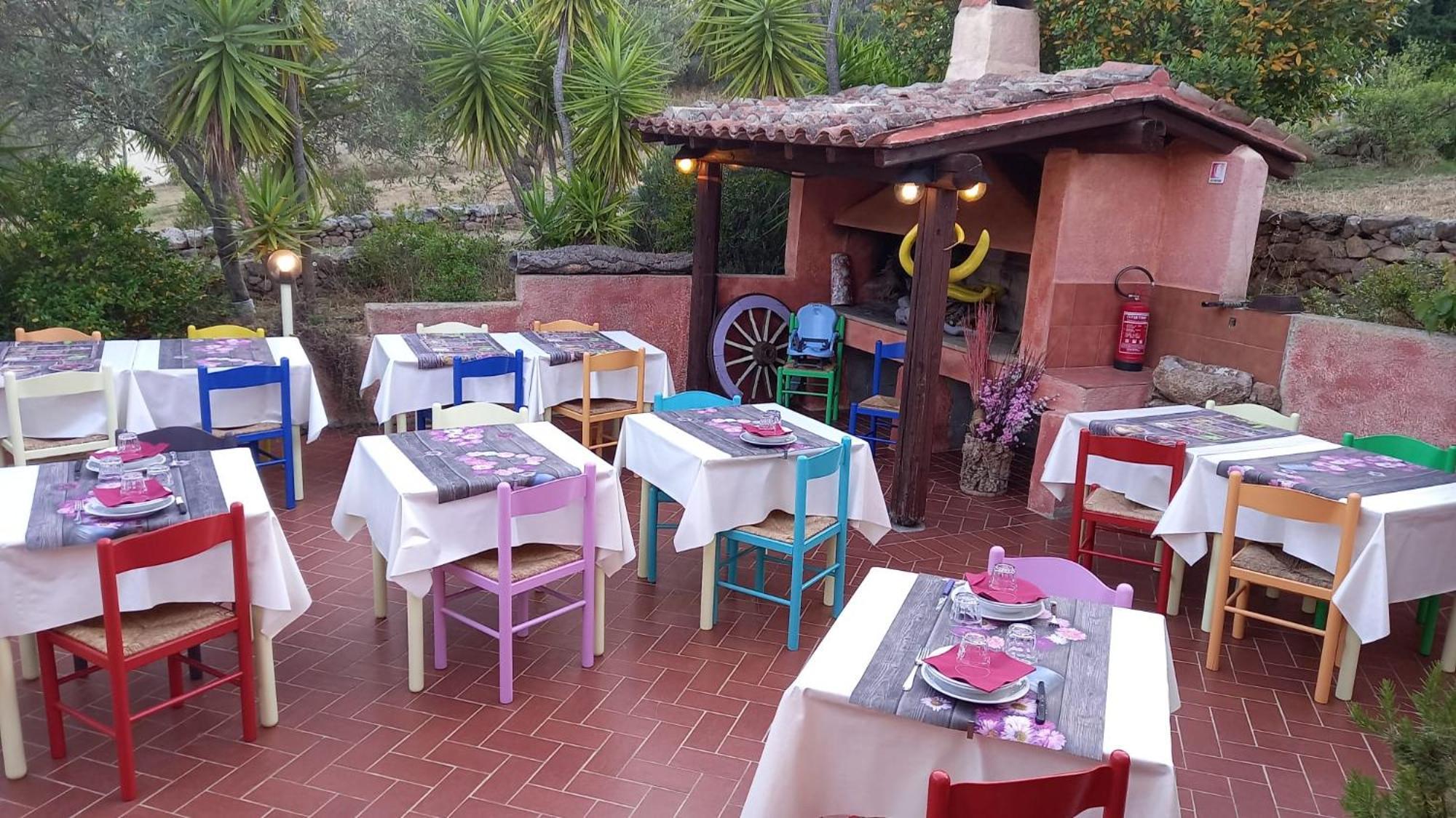 Agriturismo Agrisole Ольбия Экстерьер фото